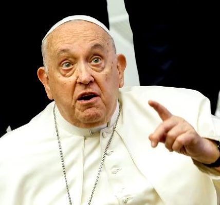 Paus Fransiskus Tolak Kediktatoran Teknologi, Serukan Perjanjian Global Atur Teknologi Kecerdasan Buatan