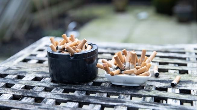 Penelitian Sebut Remaja Bisa Habiskan Sekitar Rp300 Ribu Setiap Hari Hari Minggu Untuk Rokok: Faktor Harganya Terlalu Murah?