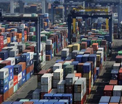 Surplus Neraca Dagang RI Masih Catatkan Untung US$2,41 Miliar