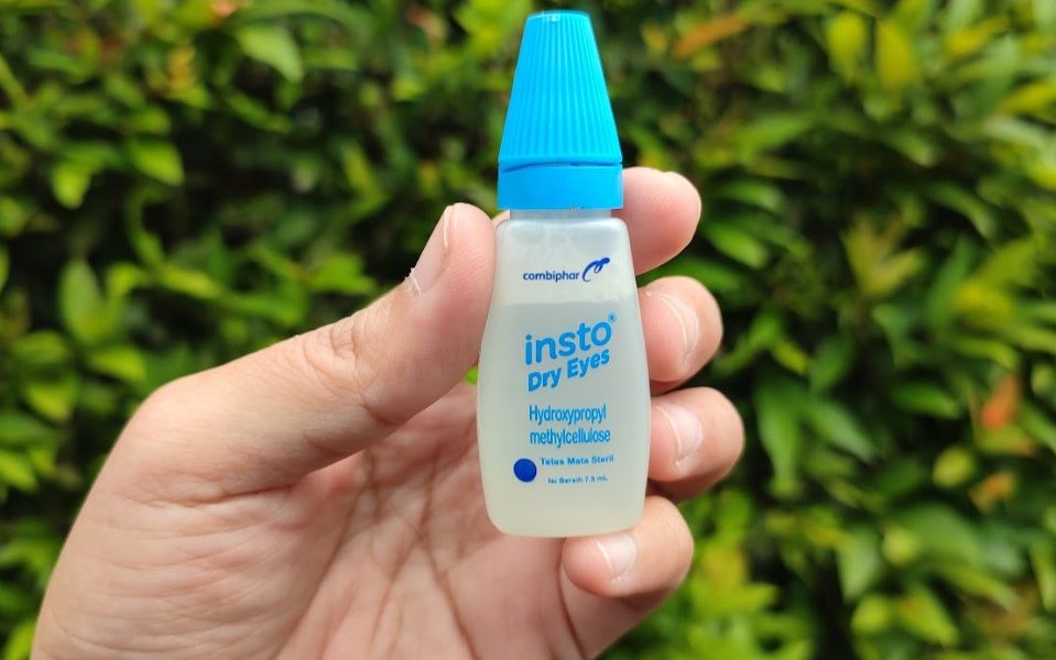 Pengalaman Menghadapi Risiko Mata Kering dan Solusi Efektif dengan Insto Dry Eyes